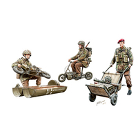 Bronco 1/35 WWII British Paratroops In Action Set B Plastic Model Kit [CB35192]