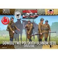 First To Fight 1/72 Polish Uhlans Headquarters on foot Plastic Model Kit