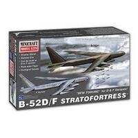 Minicraft 14734 1/144 B-52D Stratofortress (new tooling for "D" + bombs) Plastic Model Kit